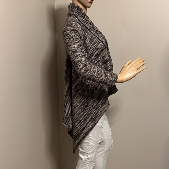 Tweeds Shark‎ Bite Cardigan Size Small - Picture 8 of 12